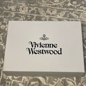 Vivienne Westwood box “empty”